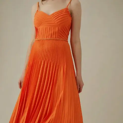 Karen Millen Chain Detail Pleated Dress - Size 6 - NEW With Tags.