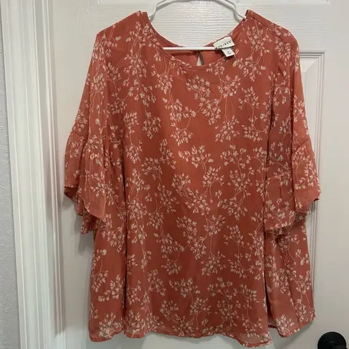 Ava & Viv  Pink and White Blouse size 2X with flowy sleeves, like new