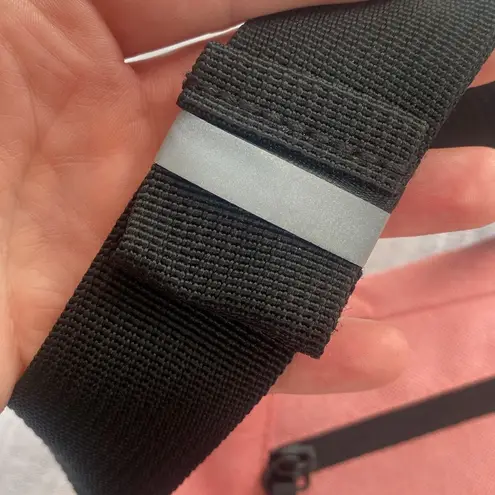 Maxtop NWOT unisex crossbody fanny style pack in coral.