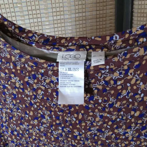 LOGO By Lori Goldstein LoGo Merlot Tunic with Blue and Gold Abstract Floral Print