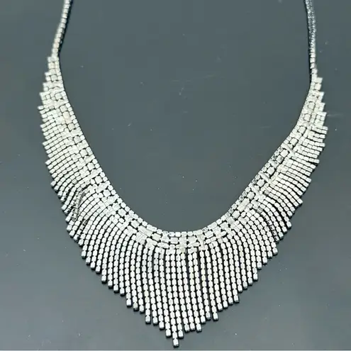 Unsigned Black Rhinestones Waterfall Fringe Necklace 18g.