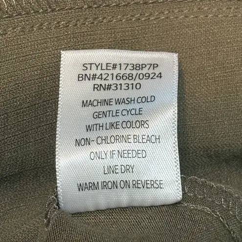 Fortune + Ivy Button-Accent Women's Blouse from Stitch Fix. NWT size M