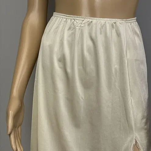 Vanity Fair Vintage Half Slip Size Small 24" Light Beige Nylon Slit 11-760 Silky - Image 3
