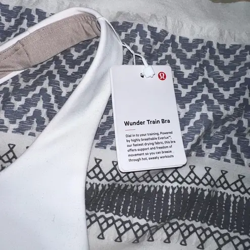 Lululemon NWT  Wunder Train Bra size 8