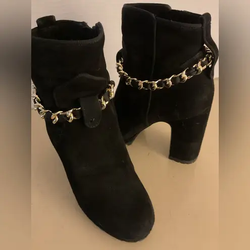 Karl Lagerfeld women black Suede platform lark with Gold Chain boots size 7.5
