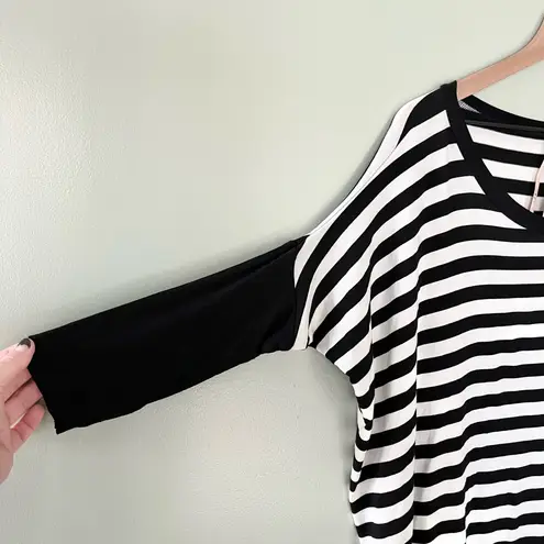 Bailey44 NWT Bailey 44 Core Women’s 3/4 Sleeve Striped Hi Low Hem Top Black White Medium