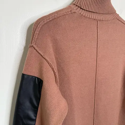 Venus  Casual Turtleneck Sweater Faux Leather Sleeves Women’s Size Medium Soft