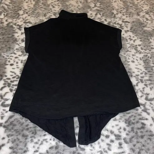 Green Envelope Button down blouse Black Size M