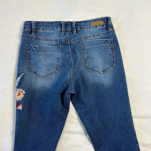 Royalty For Me Women's 6 Midrise Boho Embroidered Jeans Medium Wash