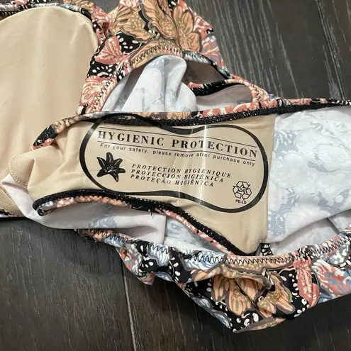 A pea in the pod Maternity Swimsuit Small Multicolor NEW Floral Beach Neutral