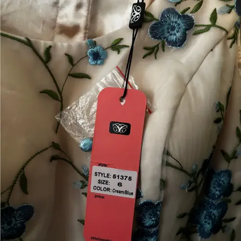 Chi Chi London Dress US Size 6- white w/ blue floral button back