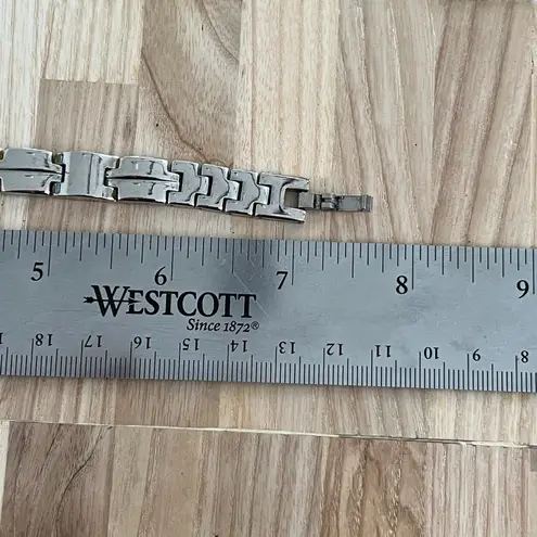 Betone Ladies Watch Stainless Bracelet Round White Dial