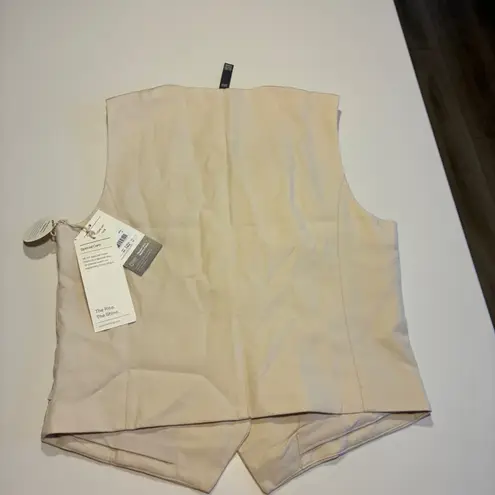 Vuori New  Coastline Vest Milkweed M Womens Performance Sleeveless Button Front