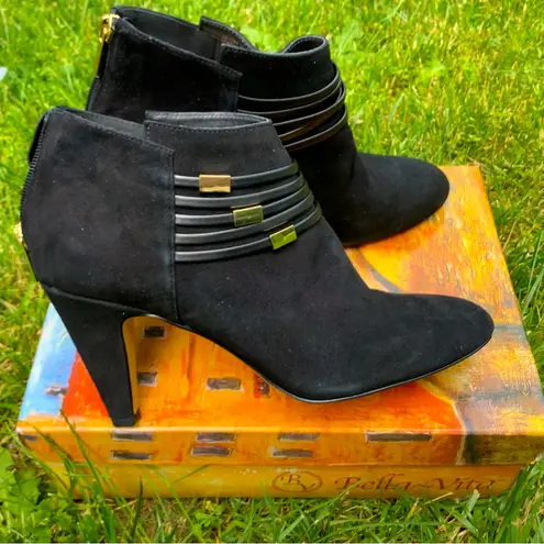 Bella Vita genuine suede leather booties❣️LIKE NEW❣️