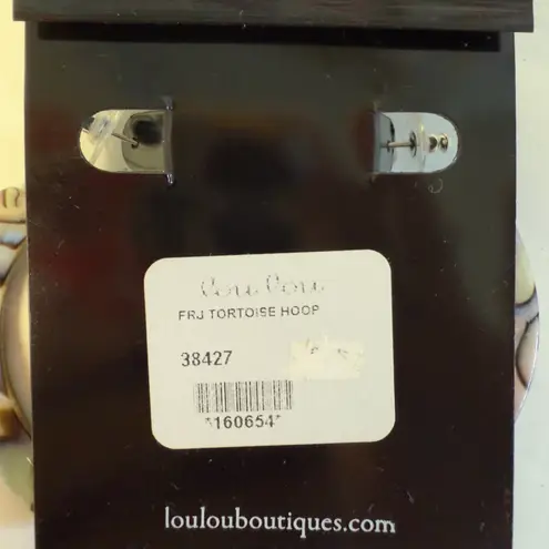 Shell Neckless & Earrings Set NWT Silver