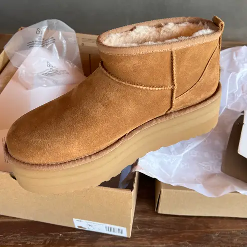UGG CLASSIC ULTRA MINI PLATFORM SIZE 11 BRAND NEW IN BOX UGG CLASSIC ULTRA MINI PLATFORM SIZE 11 BRAND NEW IN BOX