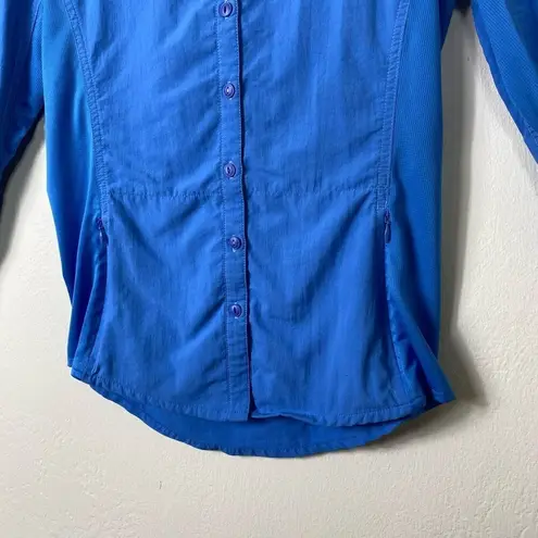 Kuhl women’s blue zip pocket outdoorsy long sleeve button up shirt Size XS