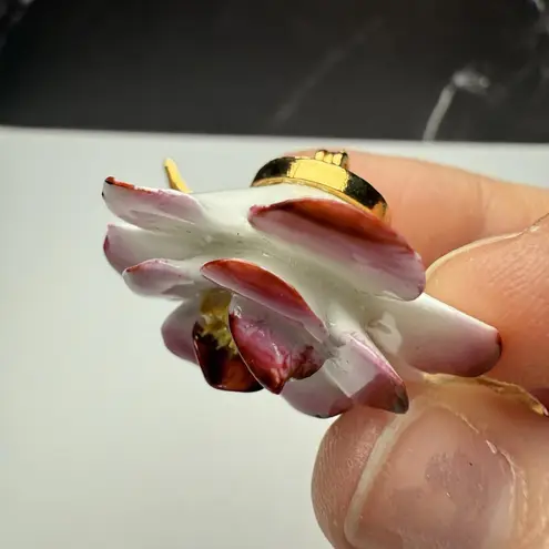 Pink & White Porcelain Rose Bud Flower Stem Brooch Pin Gold Tone Signed CR