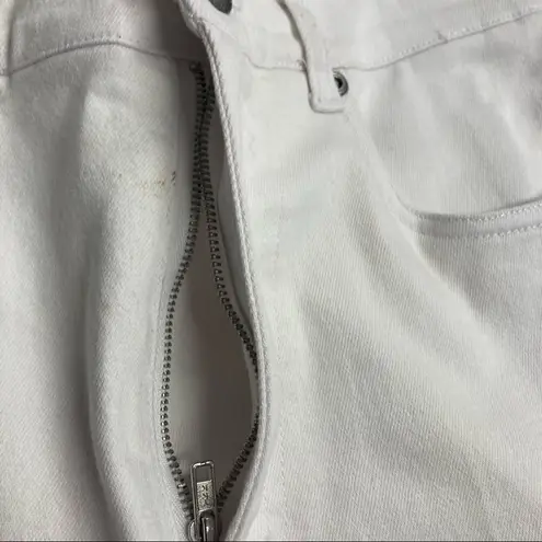 The Quacker Factory Women’s Capri White Floral Jeans Size 8 Inseam 21”