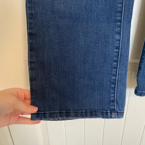 Lee EUC  women’s medium wash blue denim pull on straight cut jeans size 8 short‎