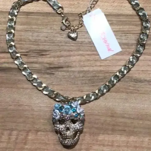 Betsey Johnson NWT Betsey Johsnon Sugar Skull Necklace