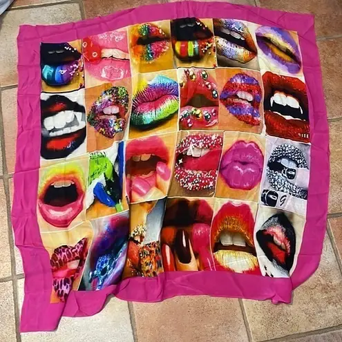 Mouths lips kisses print scarf Pink