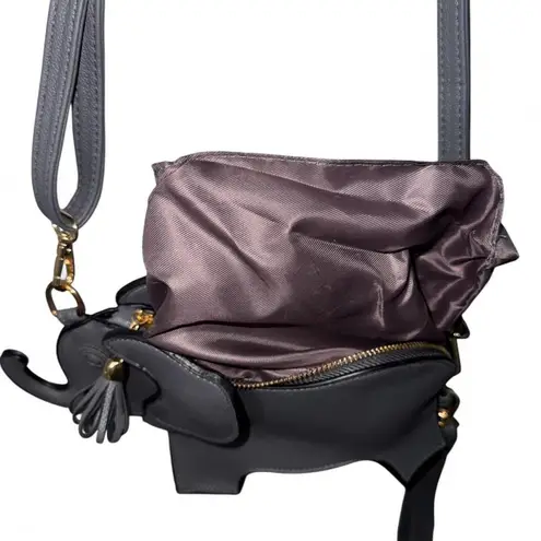 Grey elephant shoulder bag with silver hardware Black