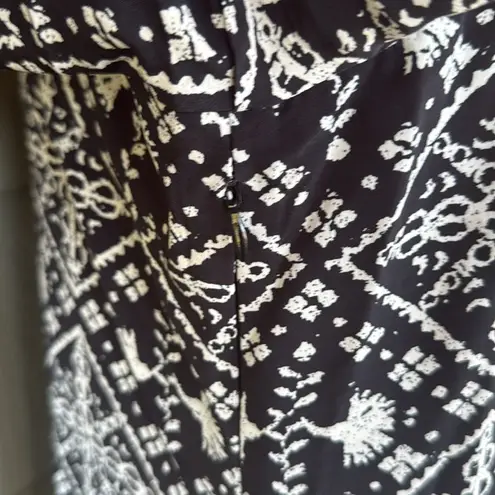 Tuckernuck | Hyacinth House Square Neck “Sabrina” Midi Dress