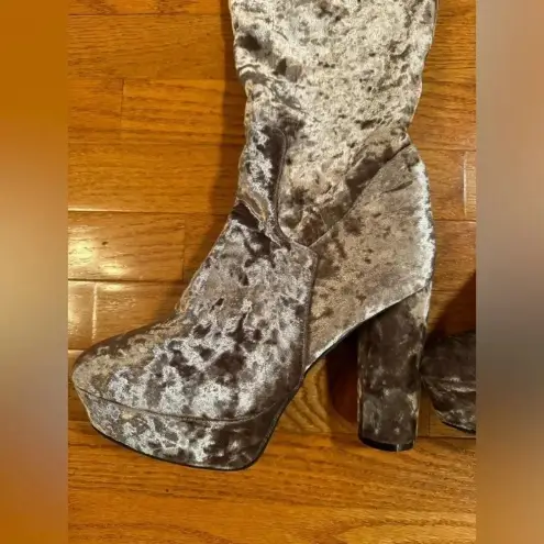 Rogue women’s Knee High chunky heeled velour Boots Platform Sz 10 NWOT brown Tan