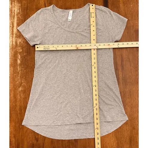 LuLaRoe NWOT  Light Gray Perfect T Size Small