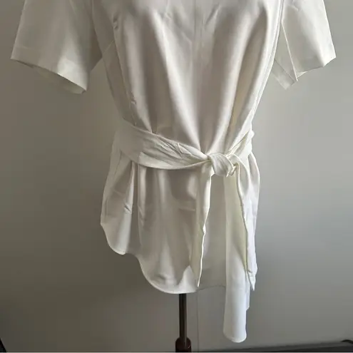 G.I.L.I Size M White Sleek Chic Top Blouse Tie Waist Business Casual Preppy Gili Size M