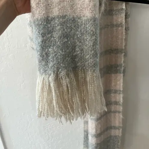 American Eagle NWT  Outfitters Soft Scarf