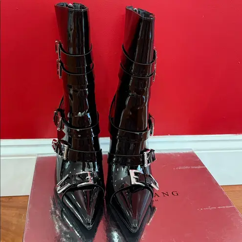 NWT Azalea Wang Chatty Buckle Detail Bootie In Black Black Patent Size 9