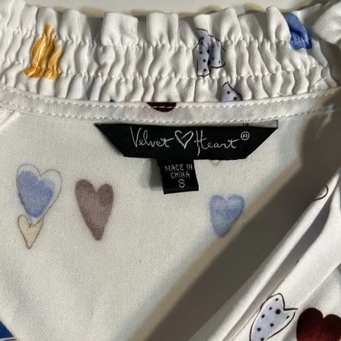 Velvet & Heart Long sleeve Blouse w/ Heart Design in white sz Sm