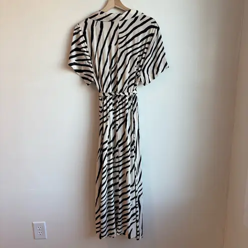 H&M  Zebra Print Tie Belt Button-Down Shirt Dress – Size Large thumbnail 6