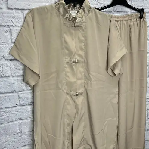 Cacique Womens Short Sleeve Lounge Pajama Set Size M Beige Silky Pants Tunic 2pc