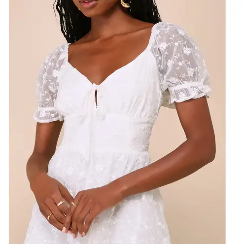 Lulus NWT Precious Sweetie White Floral Embroidered Sweetheart Midi Dress Small
