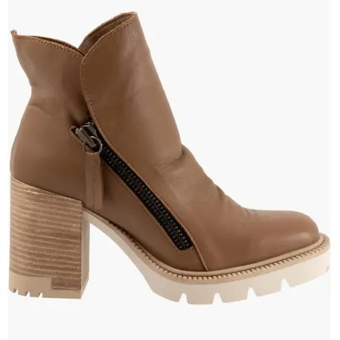 Bueno NWT Elliott Block Heel Bootie in Walnut