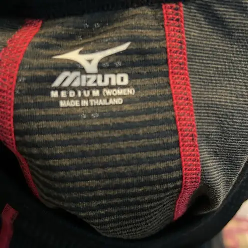Mizuno Crewneck LS Running Shirt Color Black/Grey W Red Stitching Size M EUC
