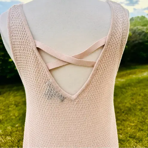 August Silk Women's Cross Back Ruffle Hem Sleeveless Top