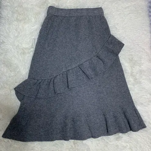Gray ruffle skirt