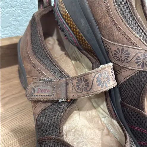 Jambu Brown and Red Sandals with Adjustable Strap