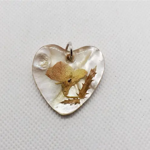 Mother of Pearl & Dried Flower Heart Pendant White