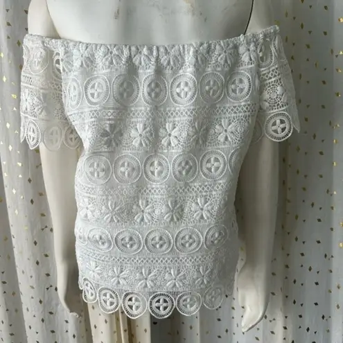 BB Dakota  Women's White Off Shoulder Boho Floral Intricate Crochet Lace Top S