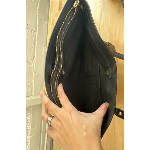 Coach  Addison tote bag in black leather with gold-tone hardware