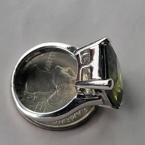 Modern Costume Unbranded Statement Ring Unsized Green