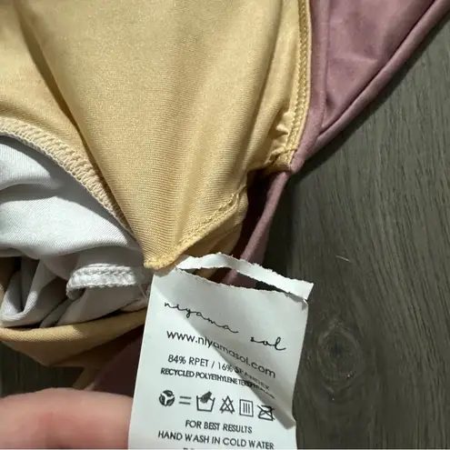 Niyama Sol Long Sleeve Knotty Bra Crop Top in Rose Petal Size L/XL Pink Size L