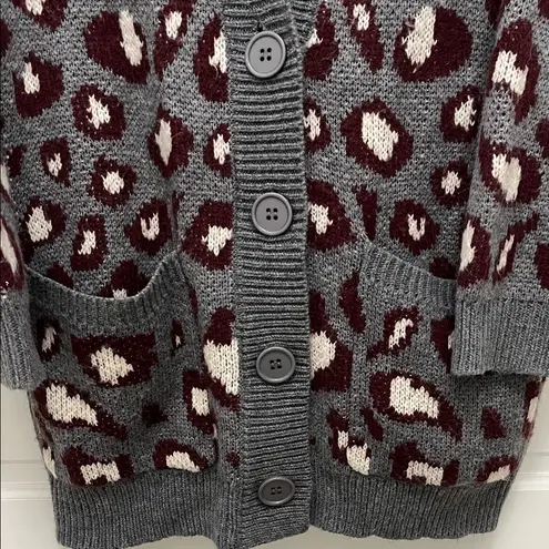 Evereve Oversized Leopard Print Cardigan in Gray and Burgundy - Size XL