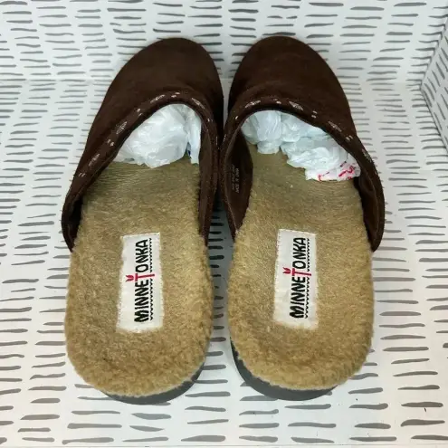 Minnetonka  Brown Suede Mules /‎ Clogs Silver Bead Detail Women’s size 9