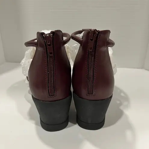 Journee Collection Womens Trayle Wedge Sandals. Size 11. Color: Wine